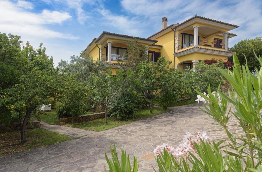 Residence Agrifoglio Монте Петросу Екстериор снимка